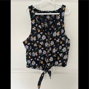 American Eagle Outfitters. Tank Top with knot